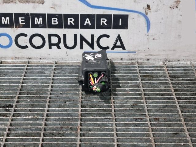 bontott HONDA CR-V Izzító Relé