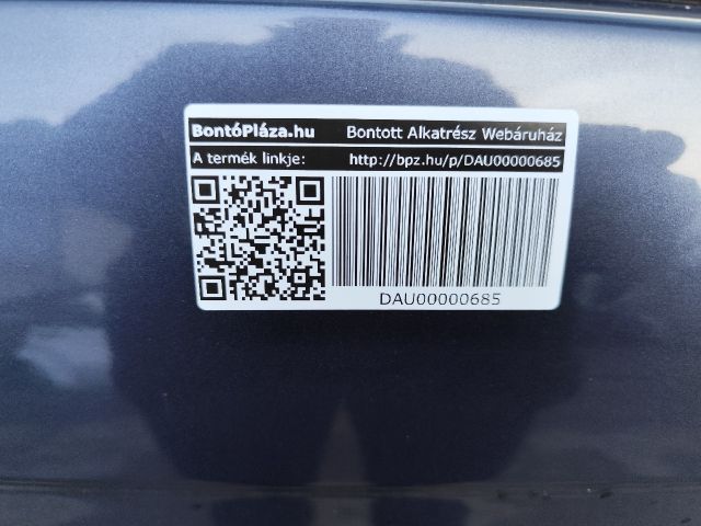 bontott HONDA CR-V Jobb első Ajtó (Részeivel)