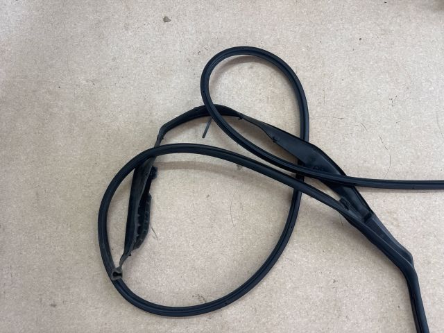 bontott HONDA CR-V Jobb első Gumikéder