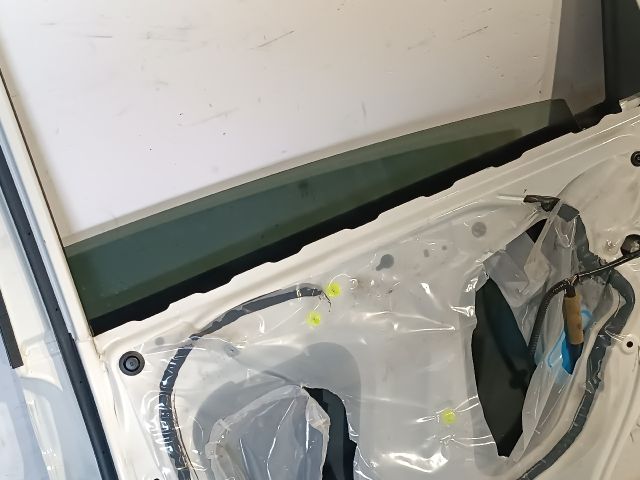 bontott HONDA CR-V Jobb hátsó Ajtó (Részeivel)