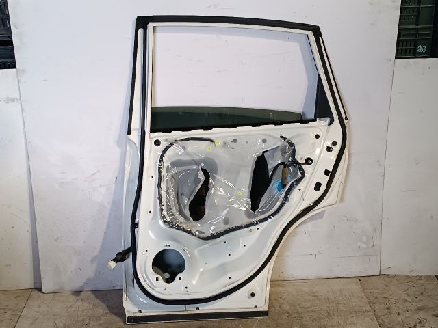 bontott HONDA CR-V Jobb hátsó Ajtó (Részeivel)