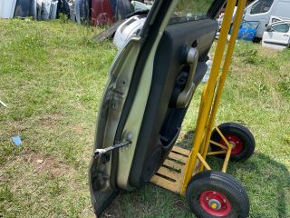 bontott HONDA CR-V Jobb hátsó Ajtó (Részeivel)