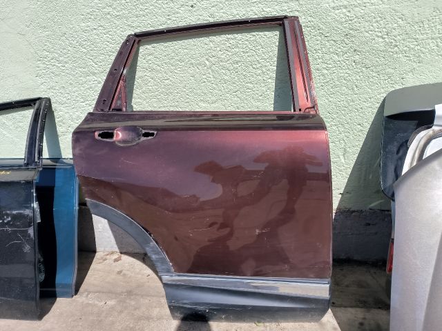 bontott HONDA CR-V Jobb hátsó Ajtó (Részeivel)