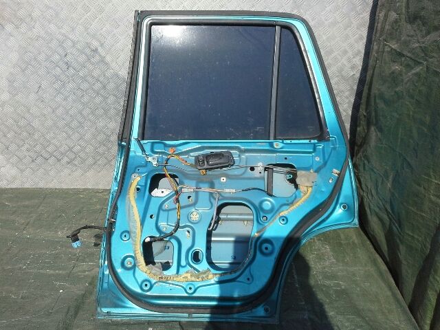 bontott HONDA CR-V Jobb hátsó Ajtó (Részeivel)