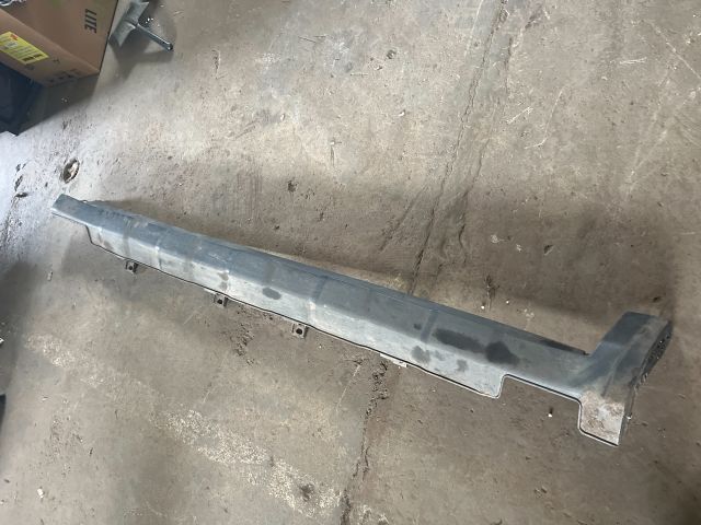 bontott HONDA CR-V Jobb Küszöb