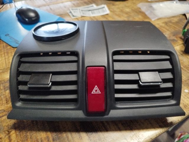 bontott HONDA CR-V Középső Szellőző