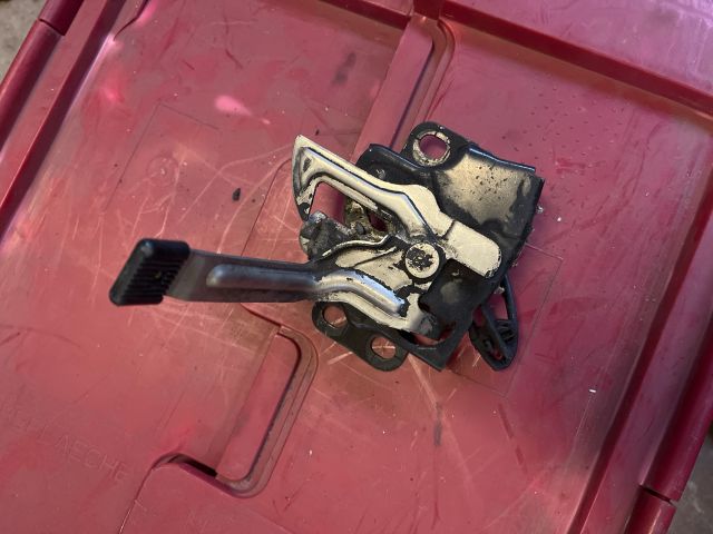 bontott HONDA CR-V Motorháztető Zárszerkezet