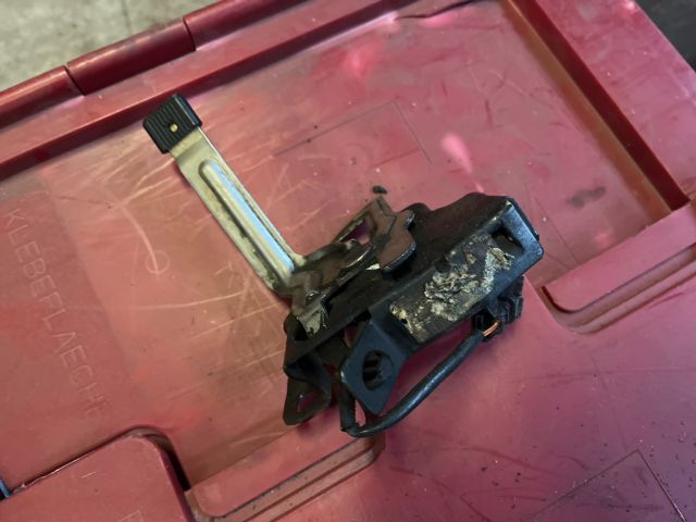 bontott HONDA CR-V Motorháztető Zárszerkezet