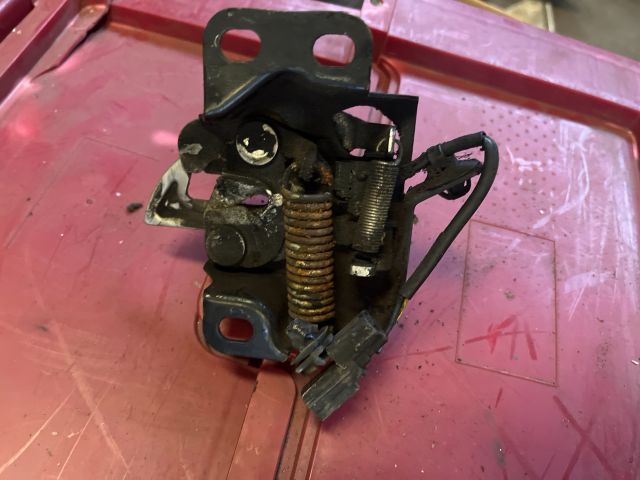 bontott HONDA CR-V Motorháztető Zárszerkezet