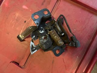 bontott HONDA CR-V Motorháztető Zárszerkezet