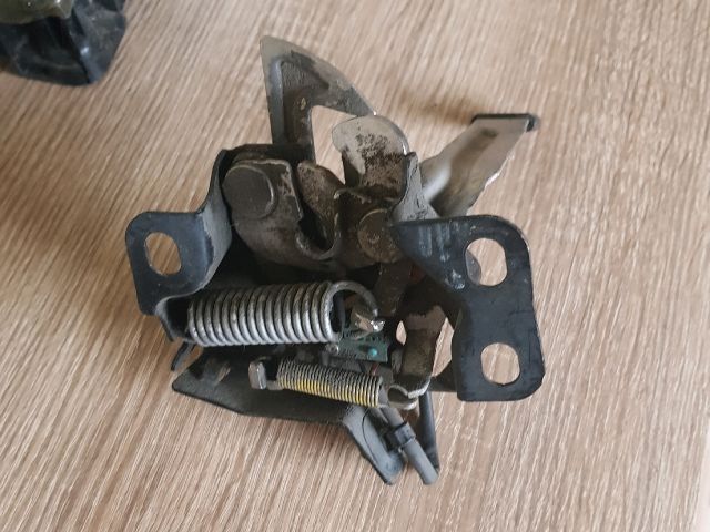 bontott HONDA CR-V Motorháztető Zárszerkezet