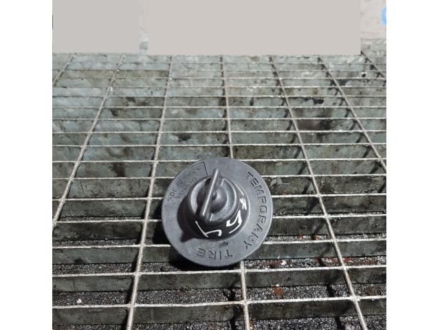 bontott HONDA CR-V Pótkerék Tartó