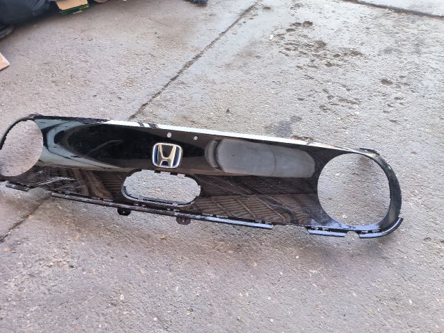 bontott HONDA E Hűtőrács