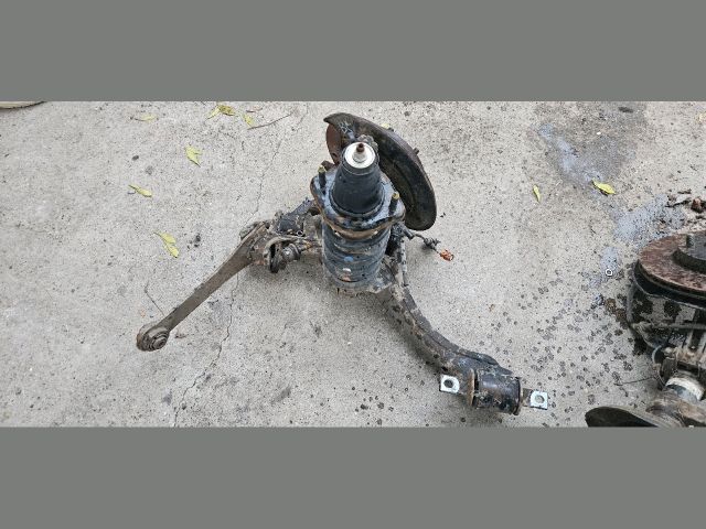 bontott HONDA FR-V Bal hátsó Csonkállvány