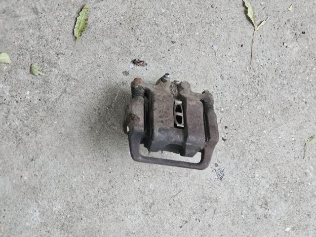 bontott HONDA FR-V Bal hátsó Féknyereg Munkahengerrel