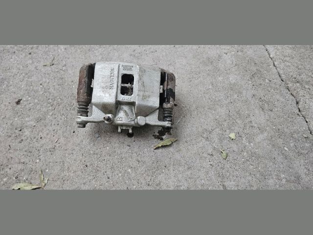 bontott HONDA FR-V Jobb első Féknyereg Munkahengerrel