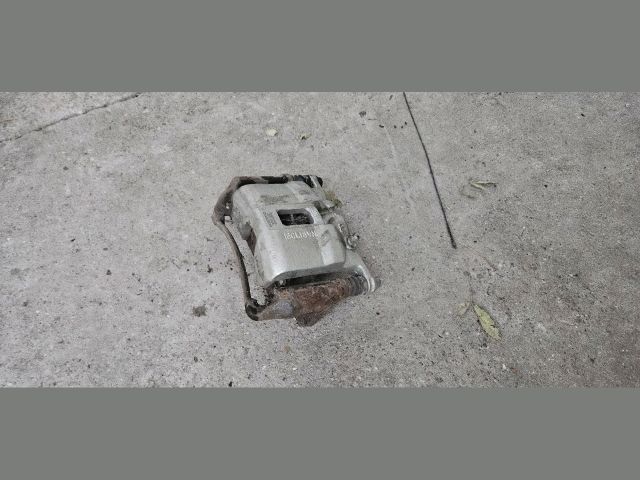 bontott HONDA FR-V Jobb első Féknyereg Munkahengerrel