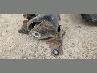 bontott HONDA FR-V Motor Tartó Bak Jobb