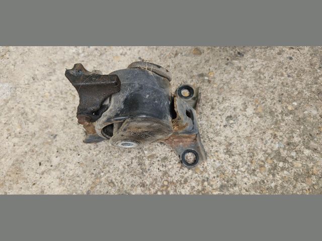 bontott HONDA FR-V Motor Tartó Bak Jobb