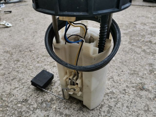 bontott HONDA FR-V Üzemanyag Szivattyú