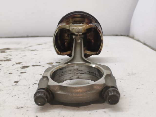 bontott HONDA FR-V Dugattyú és Hajtókar