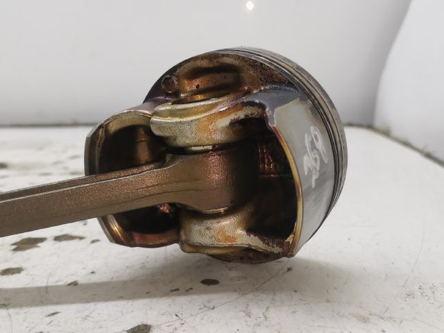 bontott HONDA FR-V Dugattyú és Hajtókar