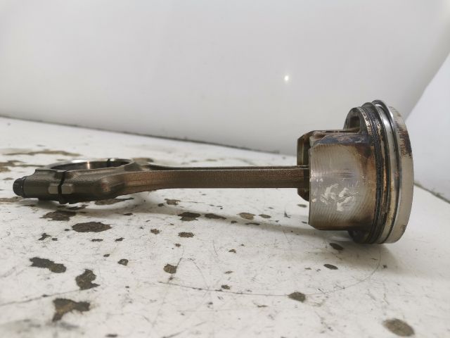 bontott HONDA FR-V Dugattyú és Hajtókar