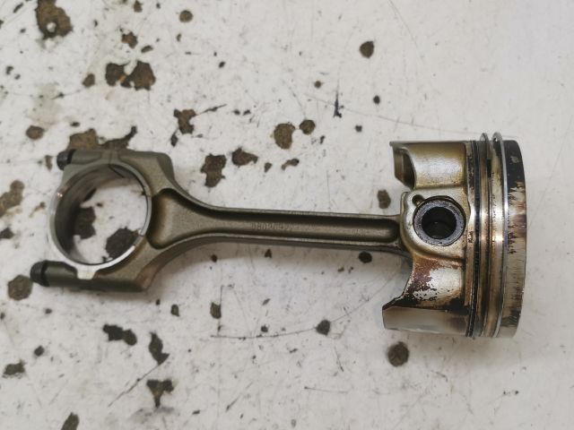 bontott HONDA FR-V Dugattyú és Hajtókar