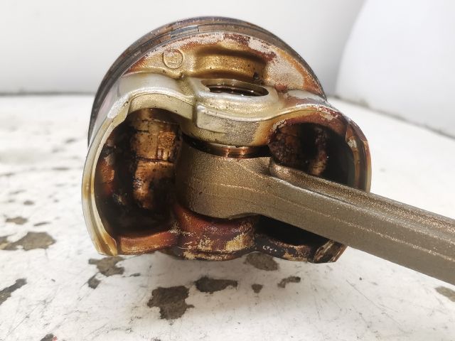 bontott HONDA FR-V Dugattyú és Hajtókar