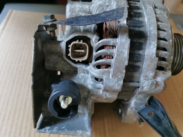 bontott HONDA FR-V Generátor