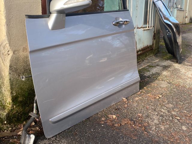 bontott HONDA FR-V Bal első Ajtó (Részeivel)