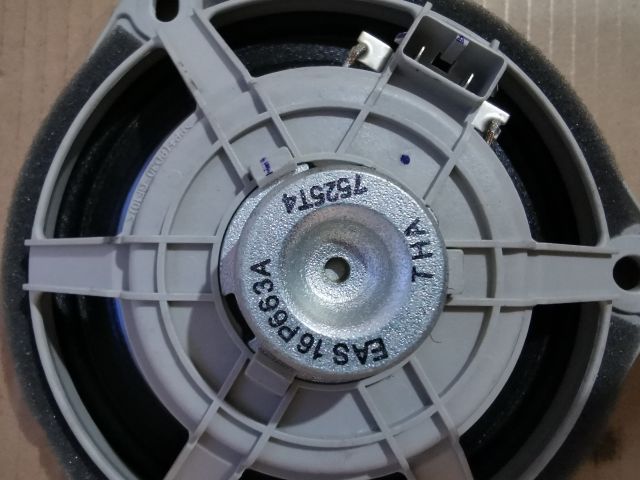 bontott HONDA FR-V Bal hátsó Hangszóró