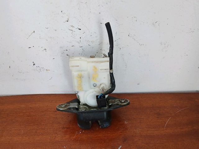 bontott HONDA FR-V Csomagtérajtó Zárszerkezet