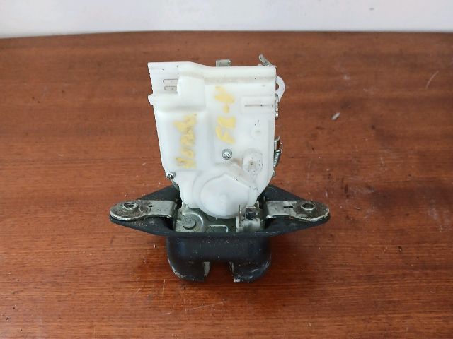 bontott HONDA FR-V Csomagtérajtó Zárszerkezet