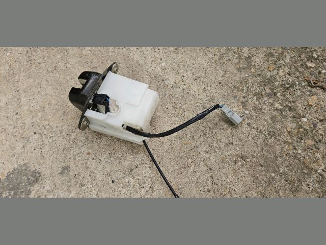 bontott HONDA FR-V Csomagtérajtó Zárszerkezet