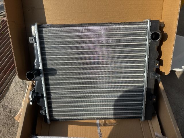 bontott HONDA HR-V Vízhűtő Radiátor (Nem klímás)