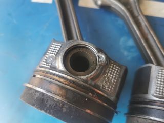 bontott HONDA HR-V Dugattyú és Hajtókar