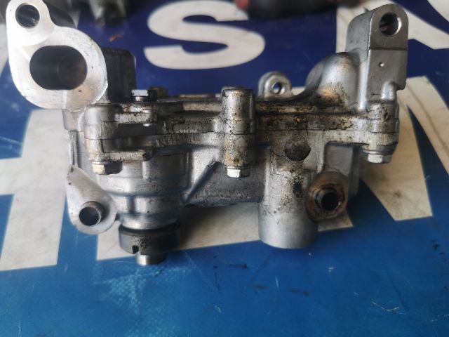 bontott HONDA HR-V Olajszivattyú