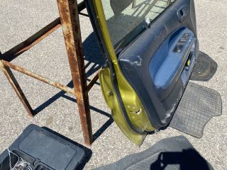 bontott HONDA HR-V Bal első Ajtó (Részeivel)