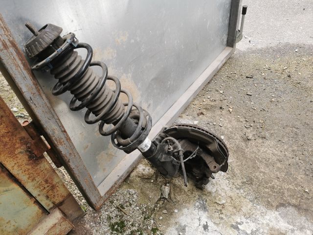 bontott HONDA HR-V Bal Gólyaláb Csonkállvánnyal