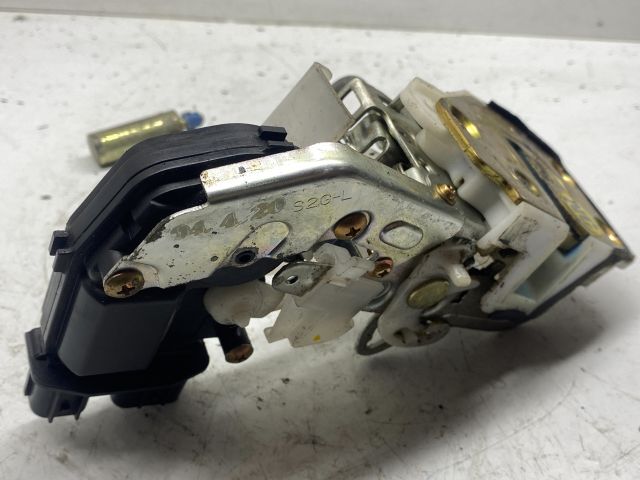 bontott HONDA HR-V Bal hátsó Ajtózár