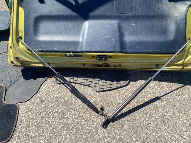 bontott HONDA HR-V Csomagtérajtó (Részeivel)