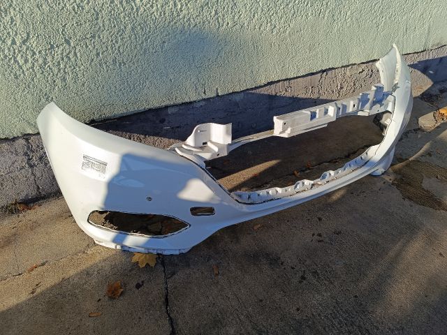 bontott HONDA HR-V Első Lökhárító (Részeivel)