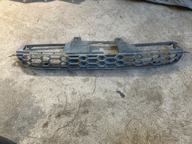 bontott HONDA HR-V Hűtőrács