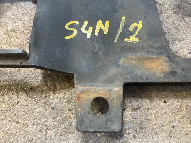 bontott HONDA HR-V Hűtőrács