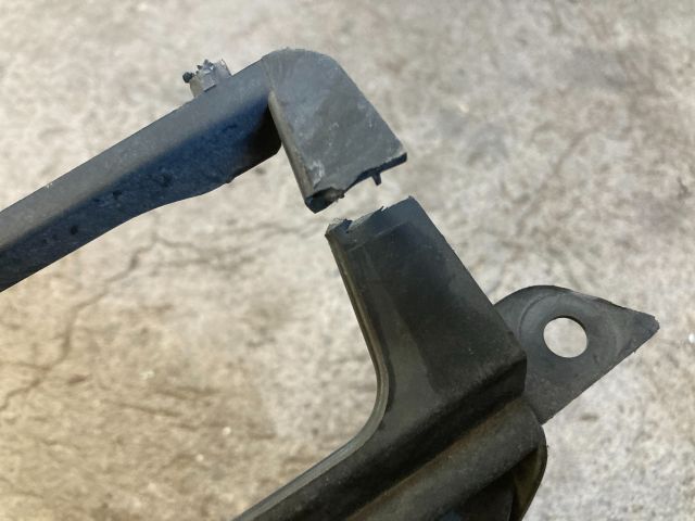 bontott HONDA HR-V Hűtőrács