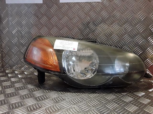 bontott HONDA HR-V Jobb Fényszóró