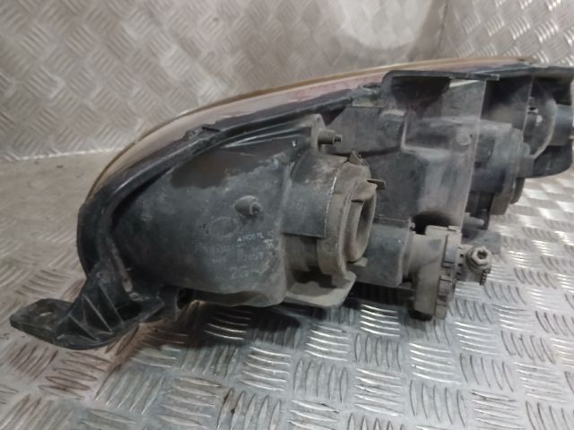 bontott HONDA HR-V Jobb Fényszóró