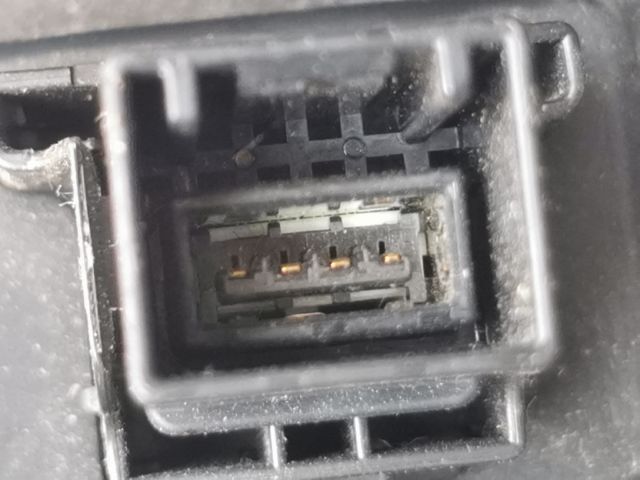 bontott HONDA HR-V USB Aljzat