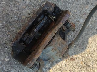 bontott HONDA JAZZ Bal első Féknyereg Munkahengerrel